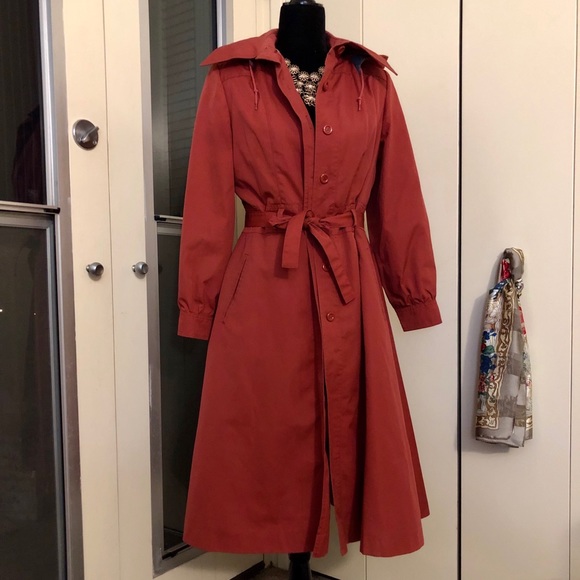 Vintage 1970s Saks Fifth Avenue Coat - Picture 2 of 8